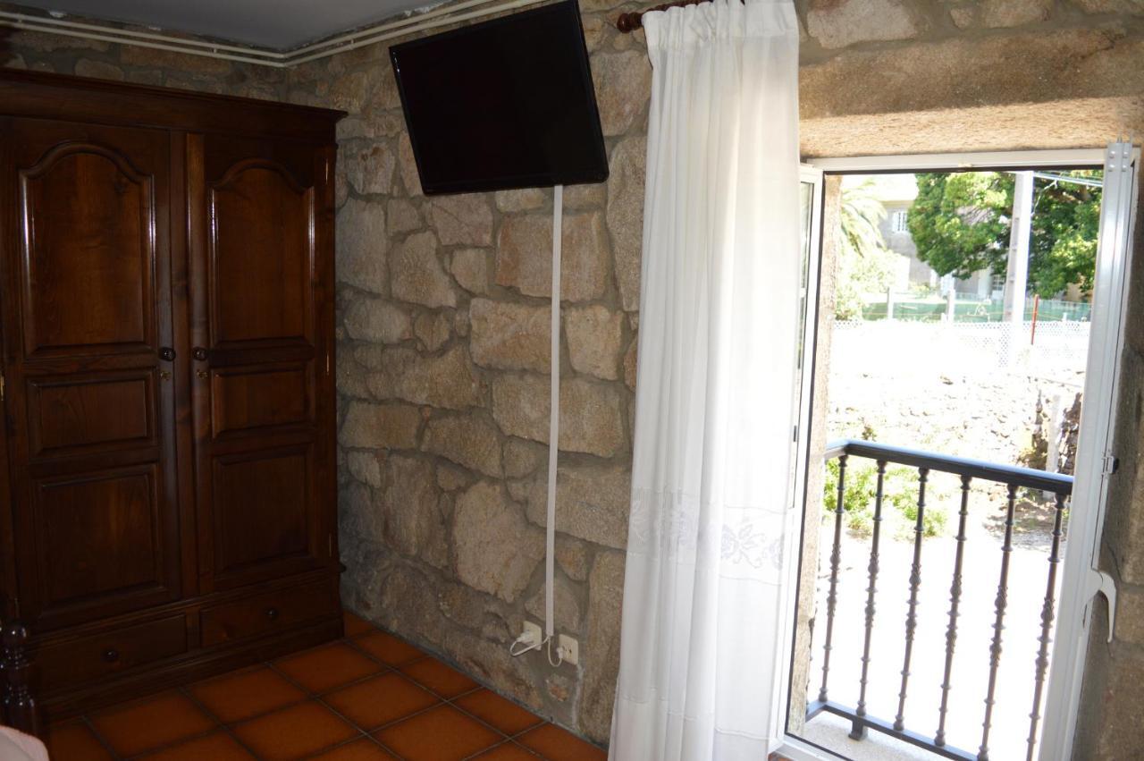 Gasthaus Casa Loureiro Caldas De Reis Zimmer foto
