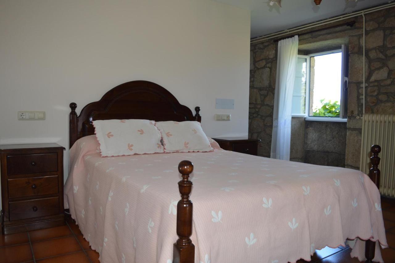 Gasthaus Casa Loureiro Caldas De Reis Zimmer foto